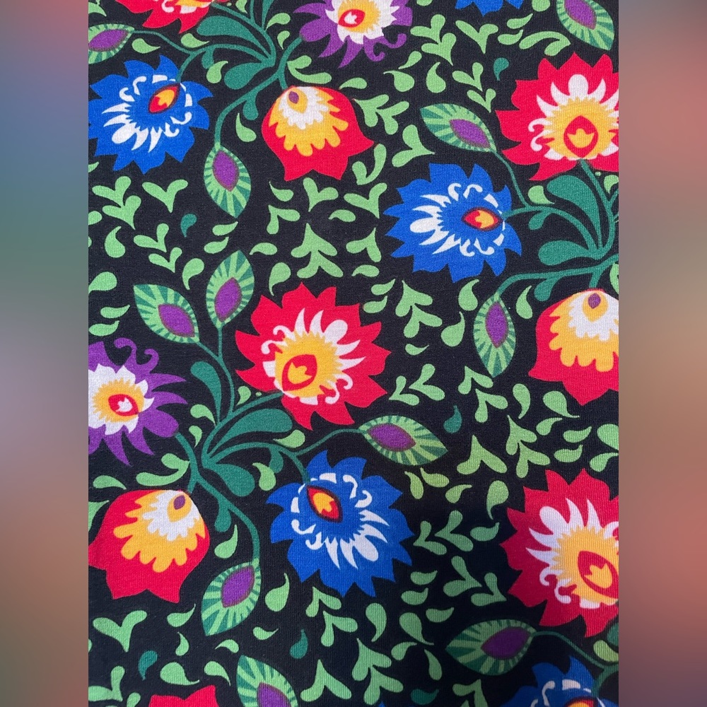 LuLaRoe Flower Randy - Picture 2 of 6